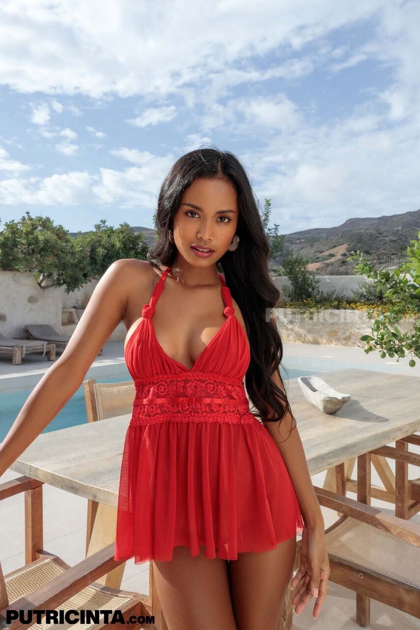 Putri Cinta Beleza Indiana Lingerie Vermelha Seios Grandes